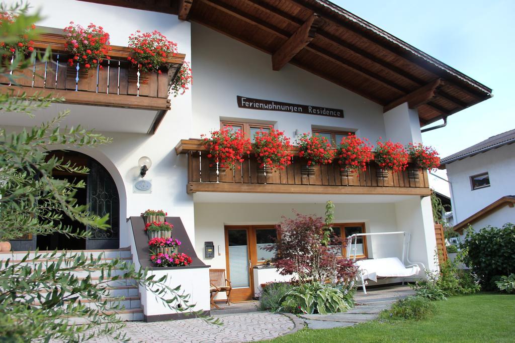 Aparthotel Garni Haus Hubertus Malles Venosta Extérieur photo