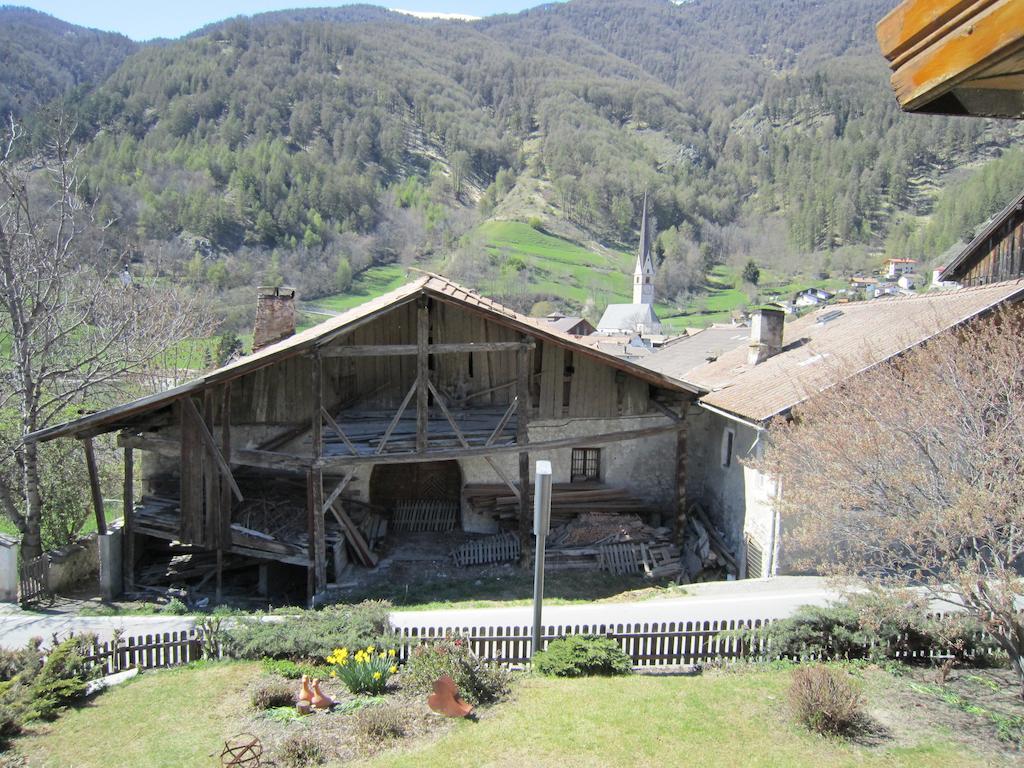 Aparthotel Garni Haus Hubertus Malles Venosta Extérieur photo