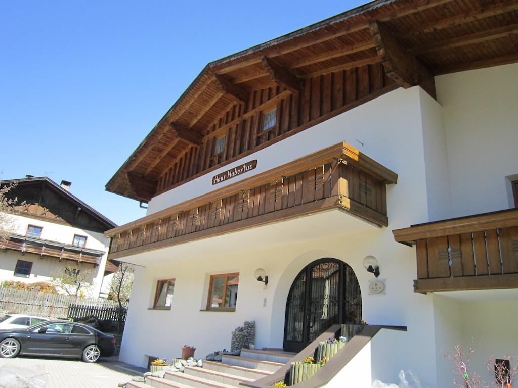 Aparthotel Garni Haus Hubertus Malles Venosta Chambre photo