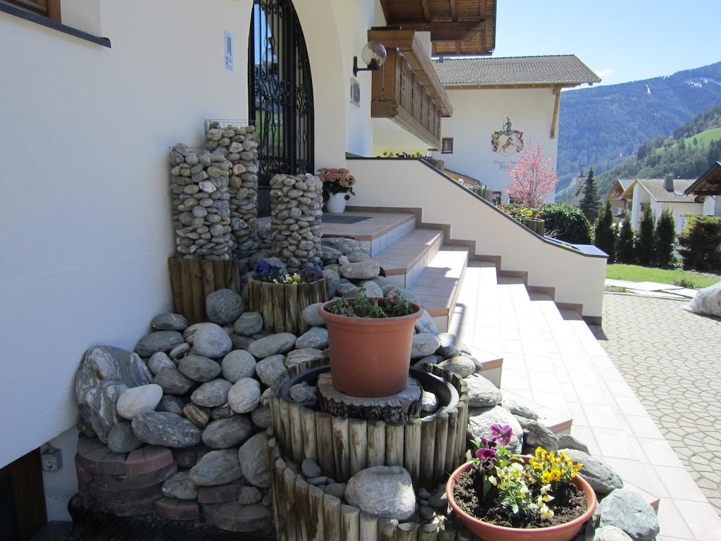 Aparthotel Garni Haus Hubertus Malles Venosta Extérieur photo