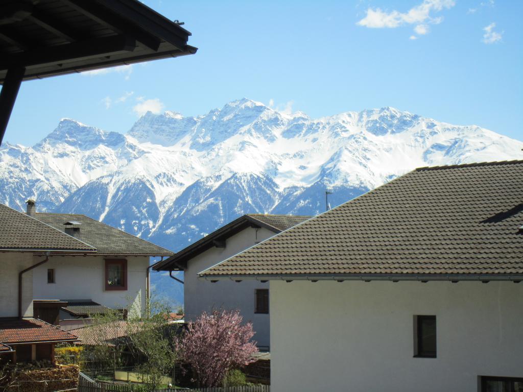 Aparthotel Garni Haus Hubertus Malles Venosta Extérieur photo