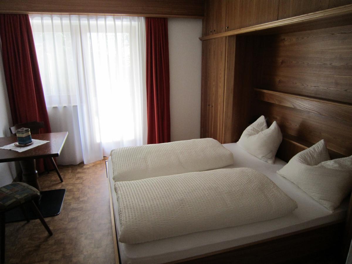 Aparthotel Garni Haus Hubertus Malles Venosta Extérieur photo