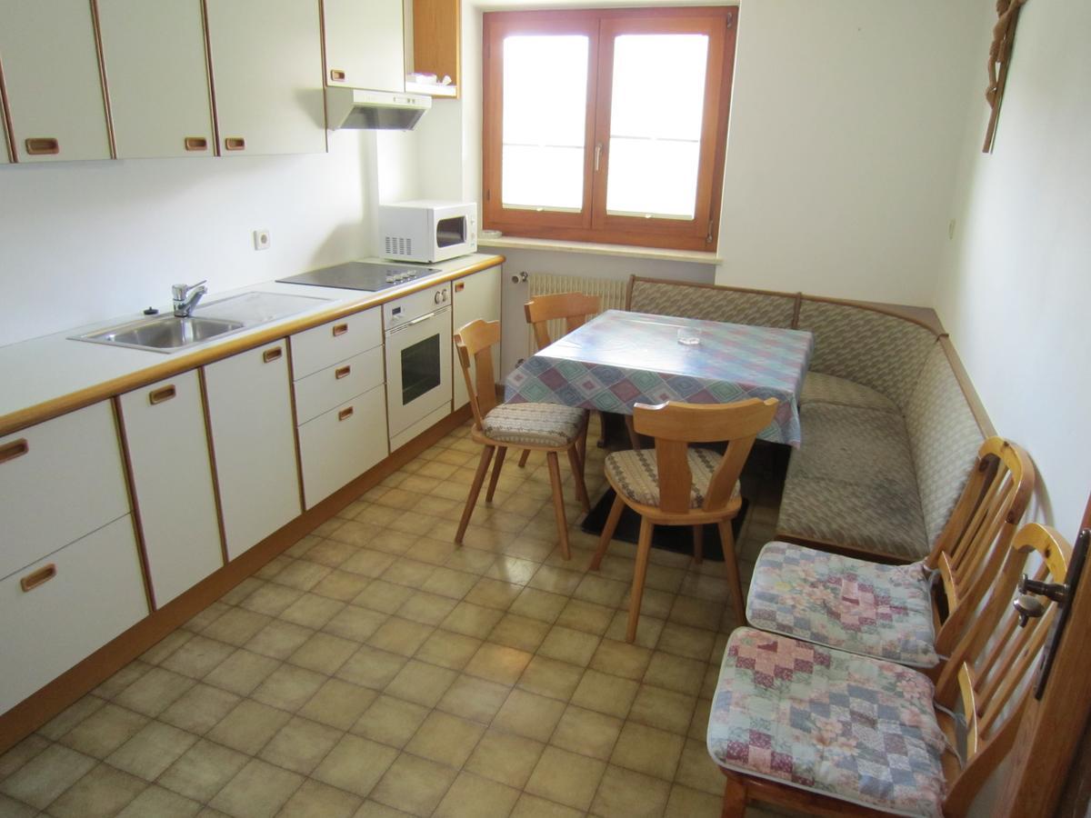 Aparthotel Garni Haus Hubertus Malles Venosta Extérieur photo