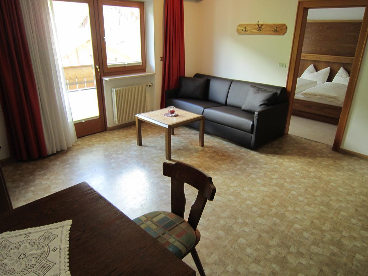 Aparthotel Garni Haus Hubertus Malles Venosta Extérieur photo